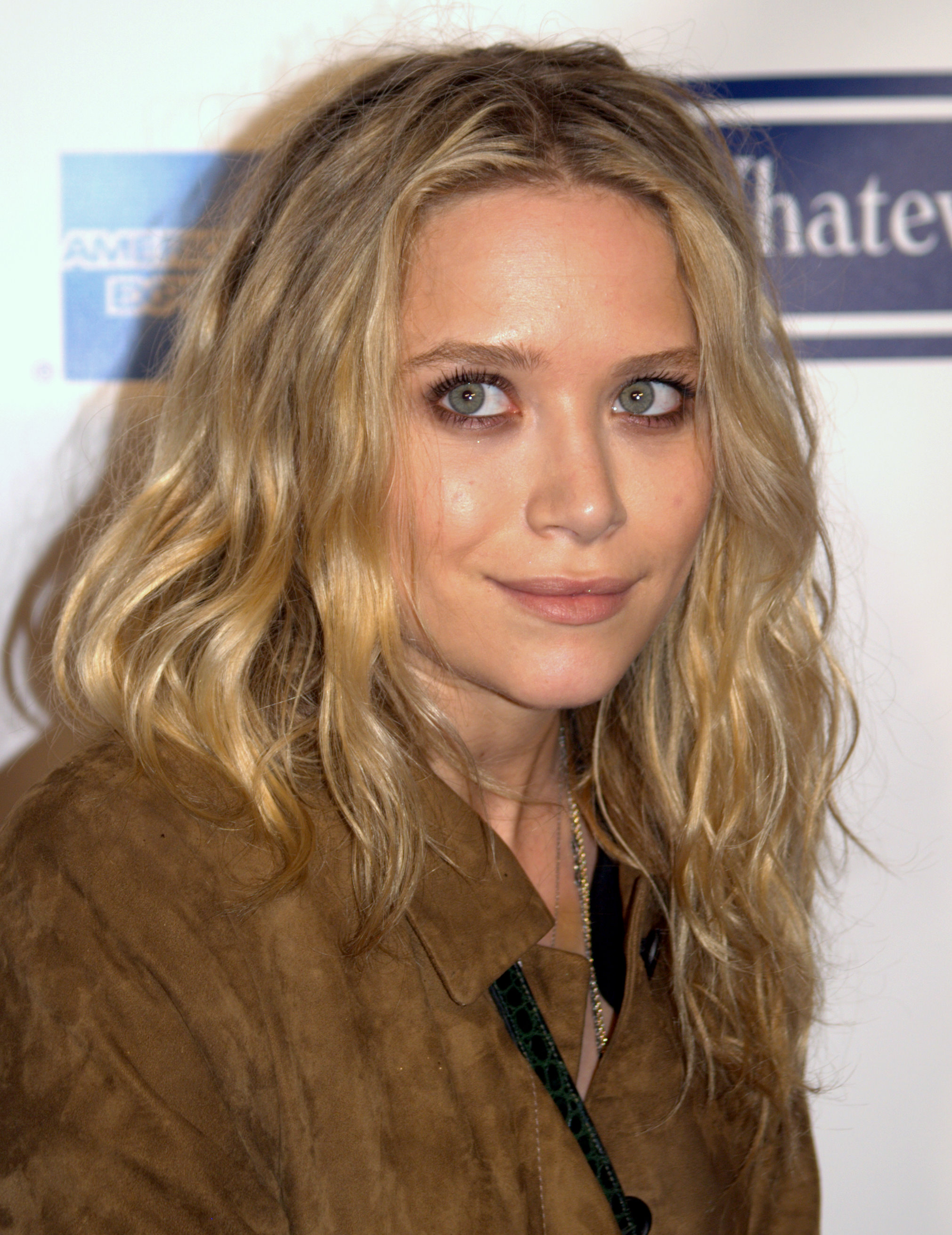 Mary-Kate Olsen Biography, Mary-Kate Olsen's Famous Quotes - Sualci ...